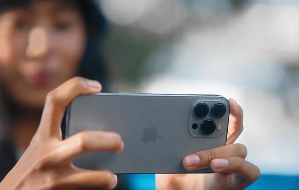 قابلیت های نو دوربین آیفون 13 شامل عکاسی ماکرو و ویدیوی سینماتیک است