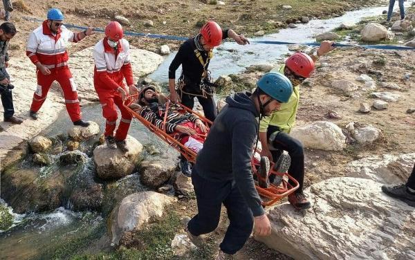 کوهنوردان گرفتار در اشترانکوه نجات یافتند